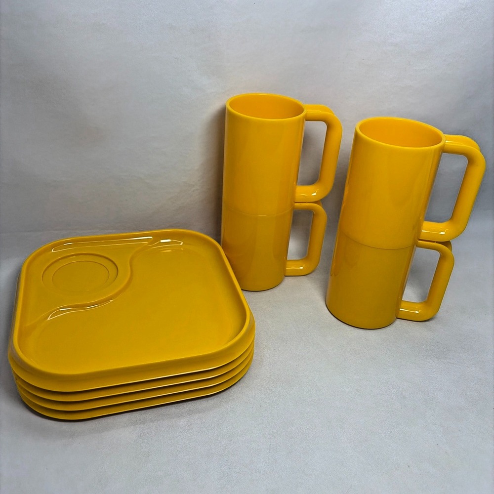 VTG MCM Stackable Plastic 4 Plates 4 Cups Set Solid Yellow Ingrid Chicago Bright